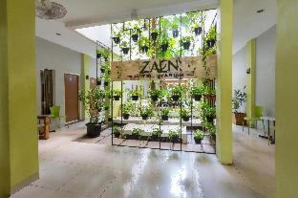 Zaen Hotel Syariah Solo Exterior photo
